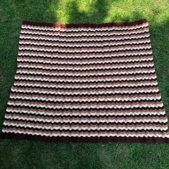 Autumn Vintage Crochet Grannycore Witchy Cozy Blanket - Picture 2 of 7